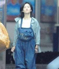 明星彩排爆料图片最新,惊艳造型与紧张氛围交织，揭秘现场精彩瞬间！”